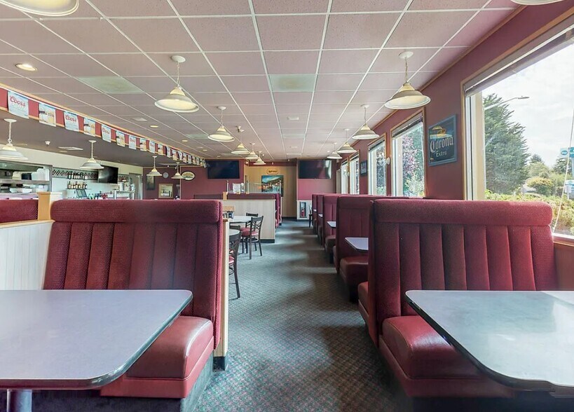 More Photos Of 1875 Riverwalk Dr, Fortuna Restaurant For Sale