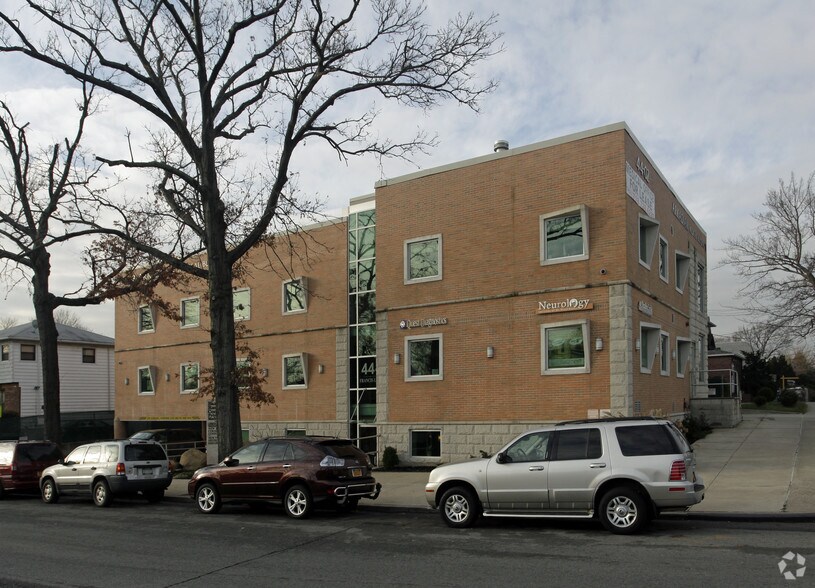 More Photos Of 44-02 Francis Lewis Blvd, Bayside Medical For Lease