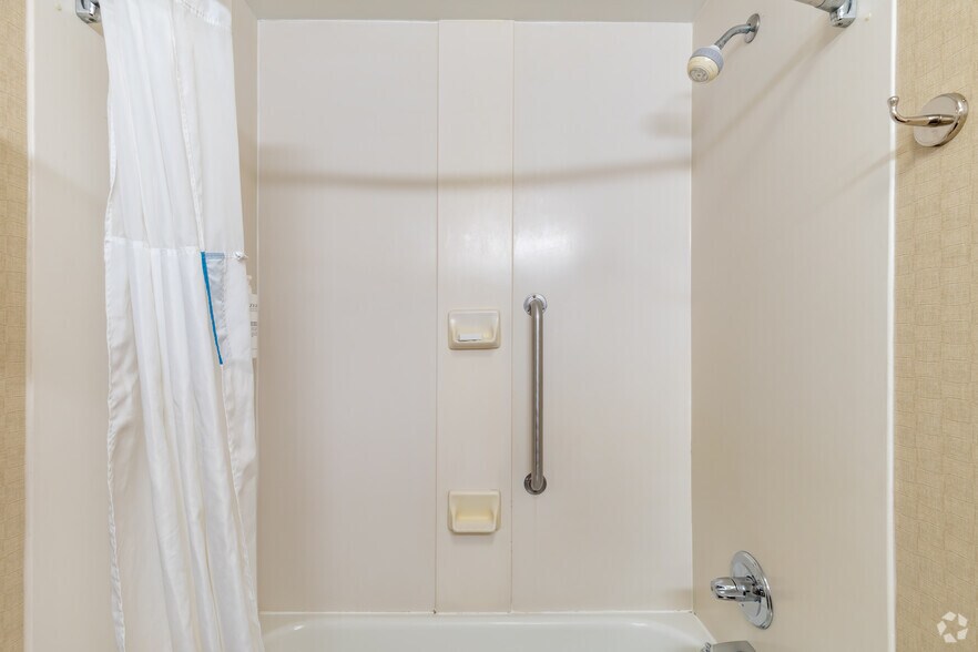 More Photos Of 2225 Shirley Dr, Jackson Hospitality For Sale