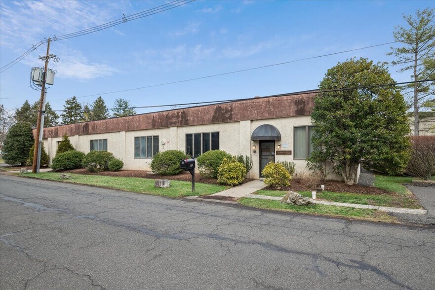 Primary Photo Of 337 Warren Ave, Stirling Industrial For Sale