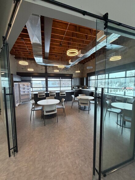 More Photos Of 1785 Walker Rd, Windsor Warehouse For Lease