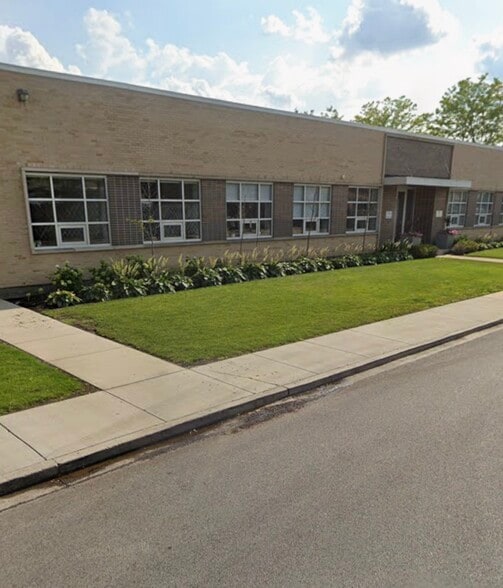 Primary Photo Of 3737-3755 Chase Ave, Skokie Warehouse For Sale
