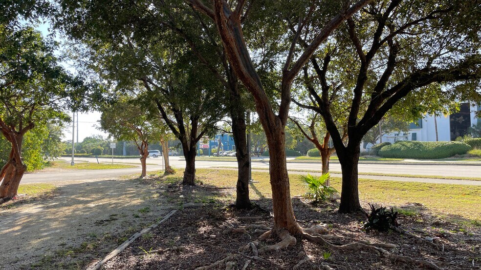More Photos Of 14 125th Street Gulf, Marathon Office Residential For Sale