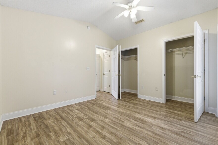 More Photos Of 100 Garden Manor Ct, Murrells Inlet Apartments For Sale