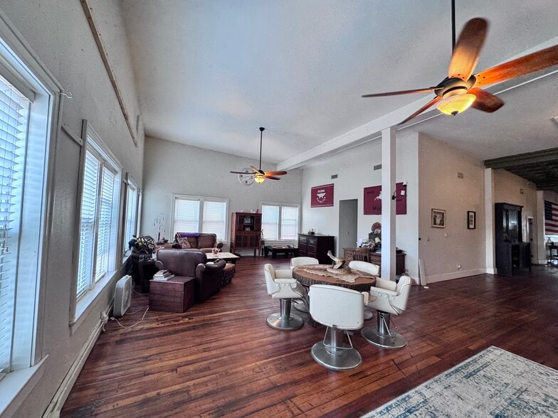 More Photos Of 2 W Side Sq, Macomb Restaurant For Sale