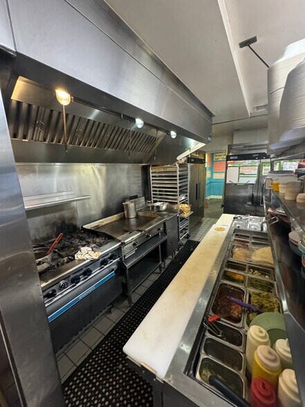 More Photos Of 7257-7257 1/2 Melrose Ave, Los Angeles Storefront Retail Office For Lease