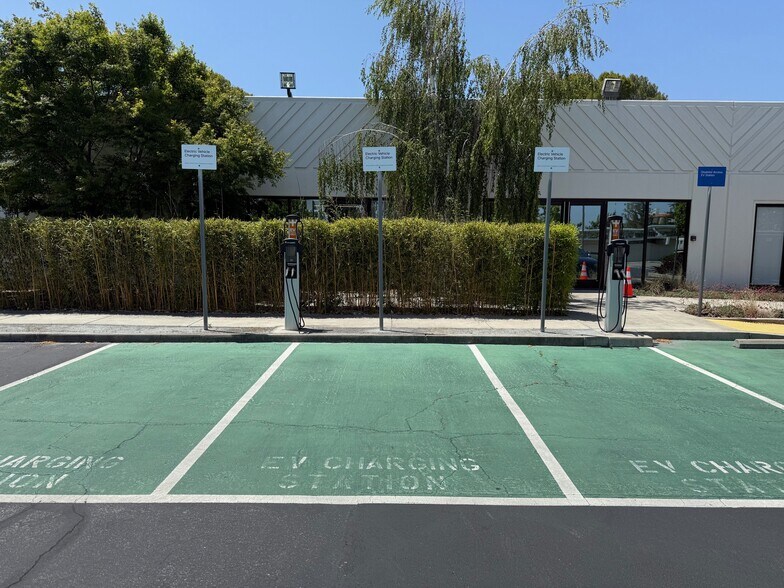 More Photos Of 10161-10181 Bubb Rd, Cupertino Research And Development For Lease