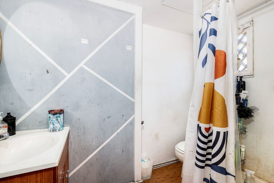 More Photos Of 4918 Del Monte Ave, San Diego Multifamily For Sale