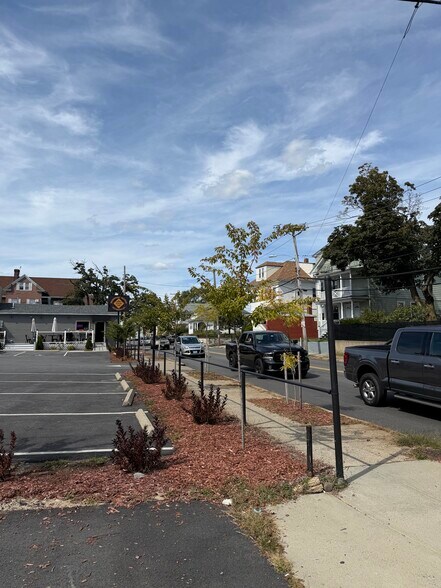 More Photos Of 314 Branch Ave, Providence Manufacturing For Lease