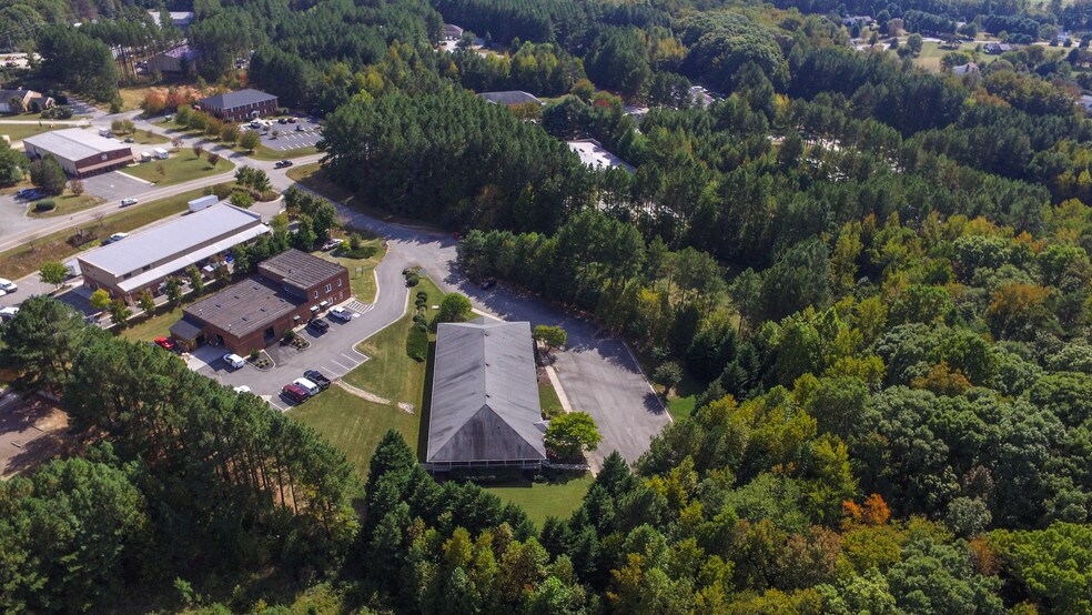 More Photos Of 2442 New Dorset Cir, Powhatan Office For Lease