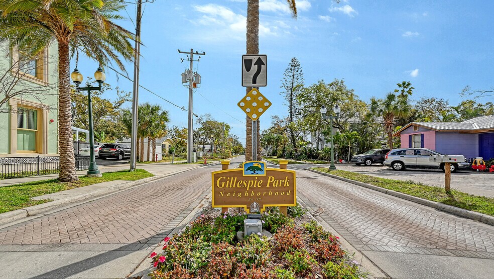 More Photos Of 1860 7th St, Sarasota Specialty For Sale