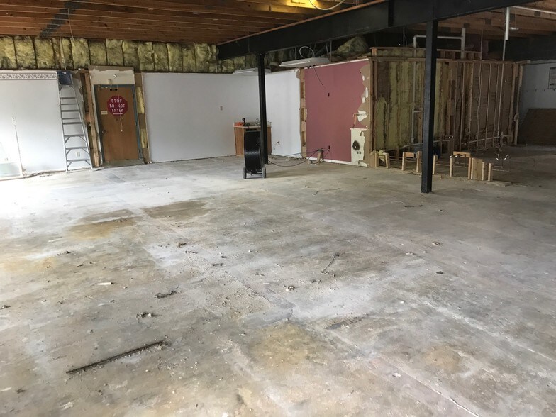 More Photos Of 2296-2300 Us-70, Swannanoa Unknown For Lease