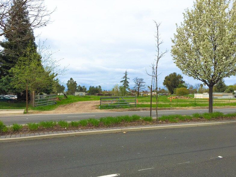More Photos Of 8016 Stevenson Ave, Sacramento Land For Sale