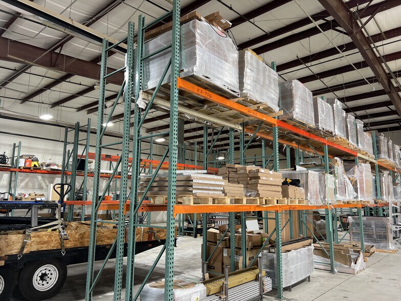 More Photos Of 1657 N State St, Lehi Manufacturing For Lease