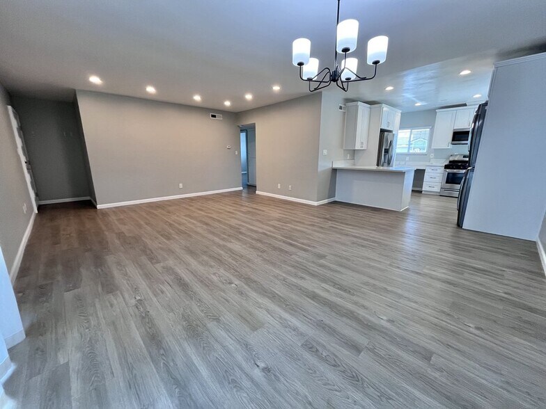 More Photos Of 810 G Ave, Coronado Apartments For Sale