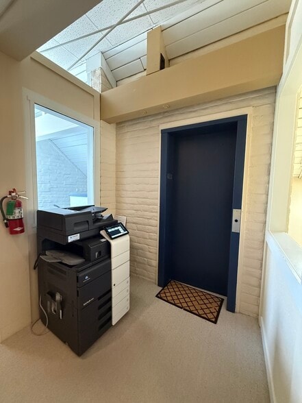 More Photos Of 235 Union St NE, Salem Office For Sale