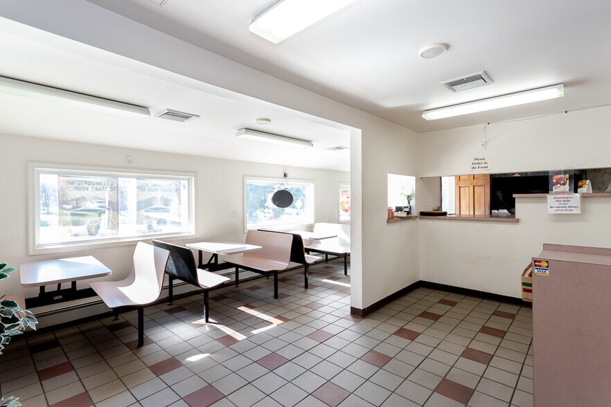 More Photos Of 1401 S Whitford Rd, West Chester Storefront Retail Residential For Sale