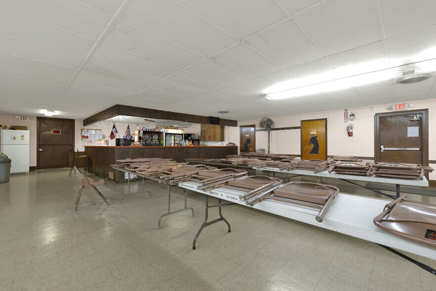 More Photos Of 2918 W Kingsbury St, Seguin Lodge Meeting Hall For Sale