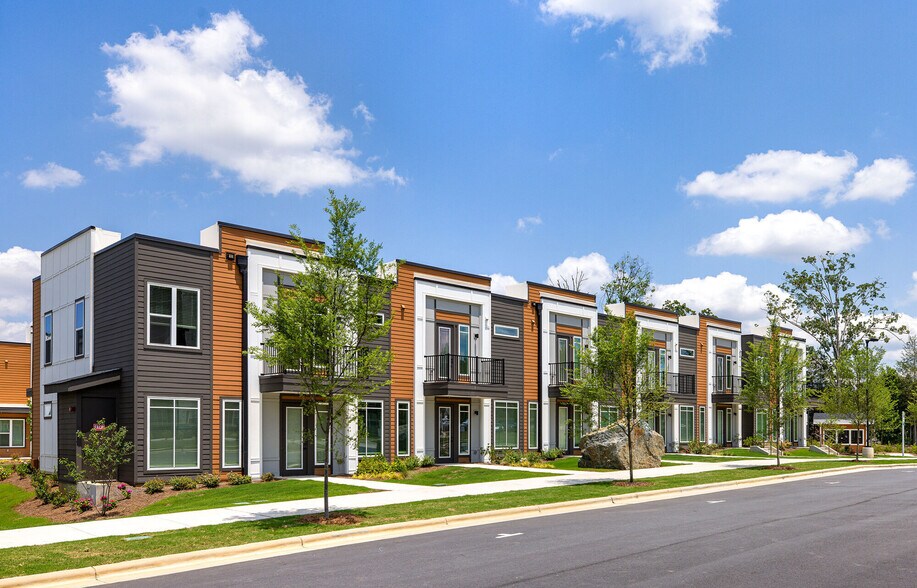More Photos Of 930 W Mallard Creek Church Rd, Charlotte Apartments For Lease