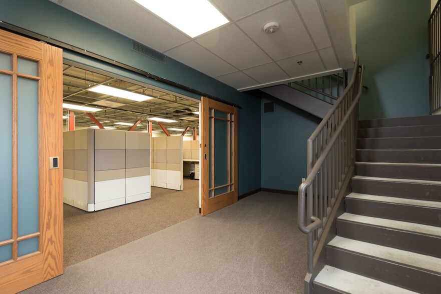 More Photos Of 1992 Saint St, Richland Flex For Sale