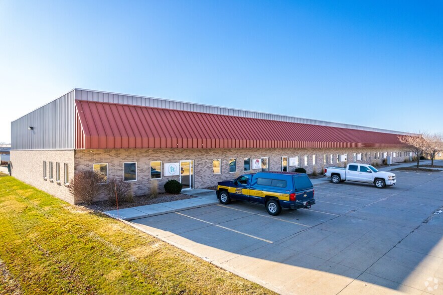 Primary Photo Of 201 SE Shurfine Dr, Ankeny Light Distribution For Lease