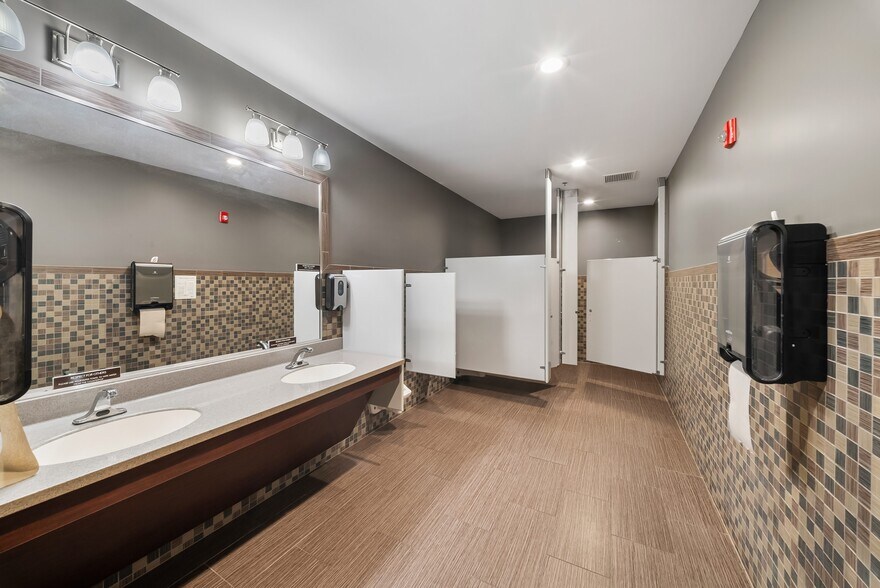 More Photos Of 6001 W Van Horn Tavern Rd, Columbia Office For Lease
