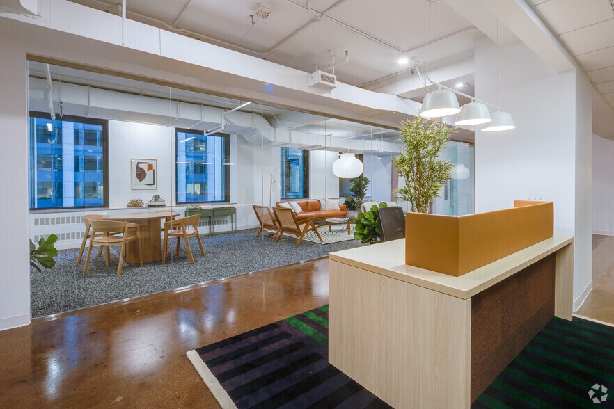 More Photos Of 205 W Wacker Dr, Chicago Office For Sale