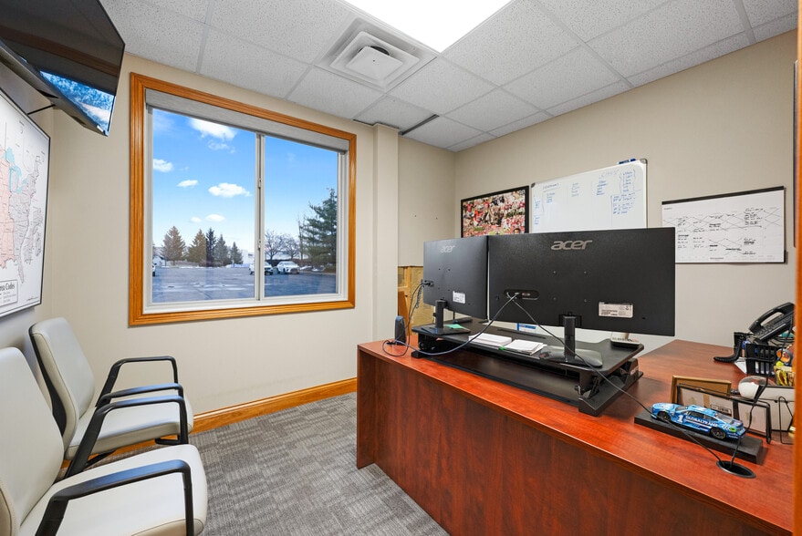 More Photos Of 9155 Governors Way, Cincinnati Office For Sale