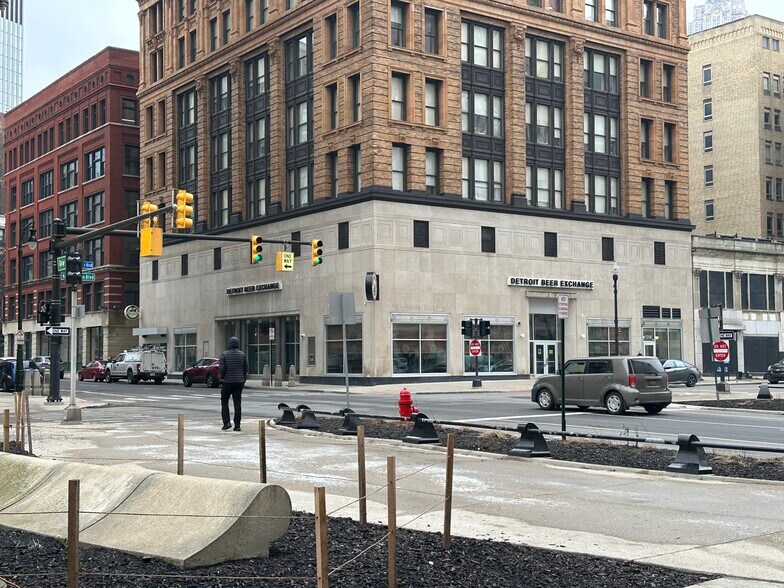 Primary Photo Of 1260 Washington Blvd, Detroit General Retail For Lease