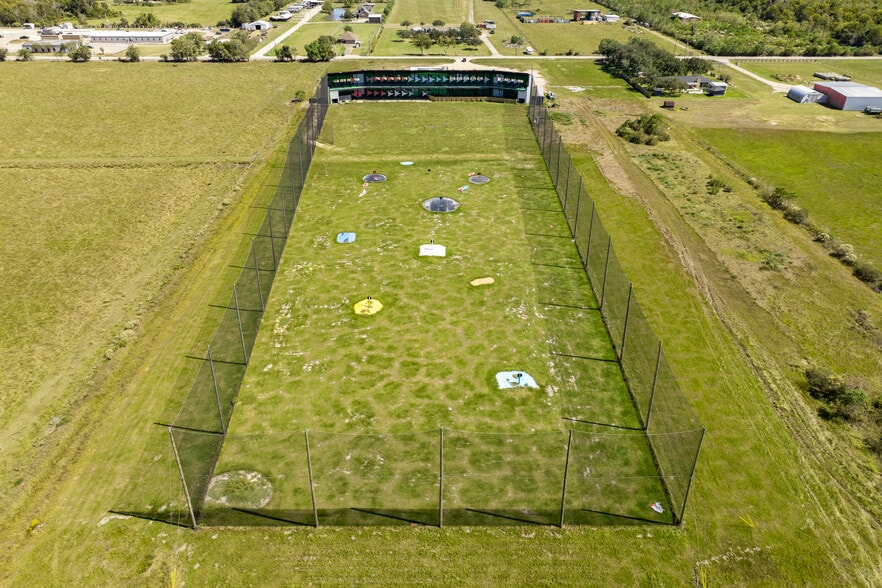 More Photos Of 855 County Road 340, Angleton Golf Course Driving Range For Sale