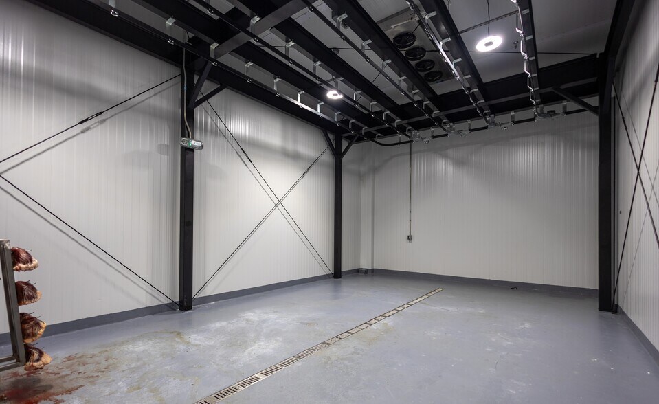 More Photos Of 1000 Colettas Way, Delphos Industrial For Sale