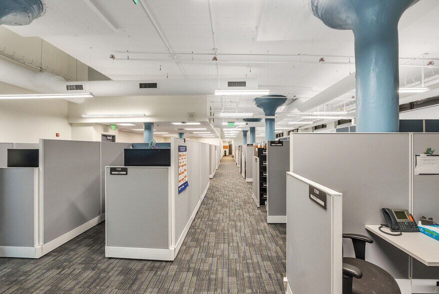 More Photos Of 80 Optical Dr, Southbridge Flex For Lease