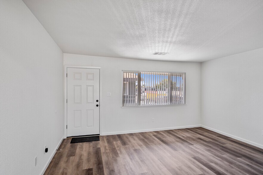 More Photos Of 116 Covena Ave, Modesto Apartments For Sale