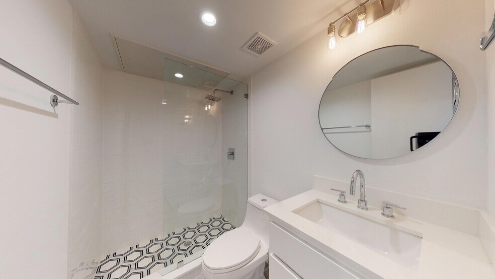 More Photos Of 3901 N Hall St, Dallas Apartments For Sale