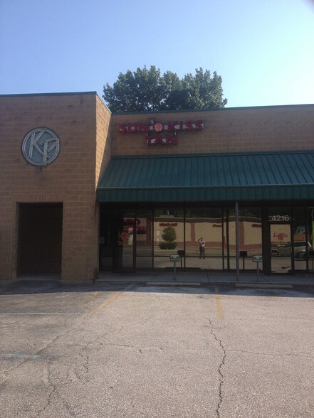 More Photos Of 4216 Maccorkle Ave SE, Charleston Storefront Retail Office For Lease