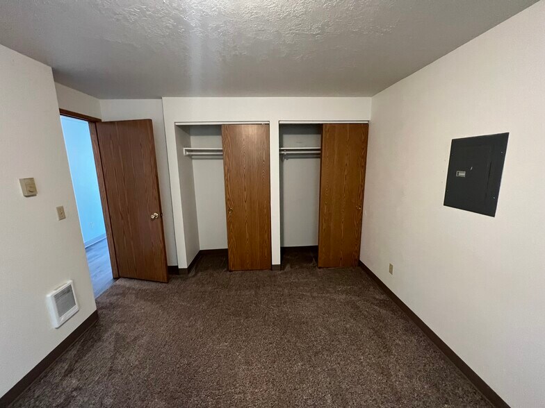 More Photos Of 414 NE Norton Ave, Bend Apartments For Sale