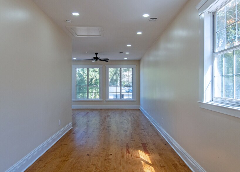 More Photos Of 89 W Campbellton St, Fairburn Office Residential For Lease