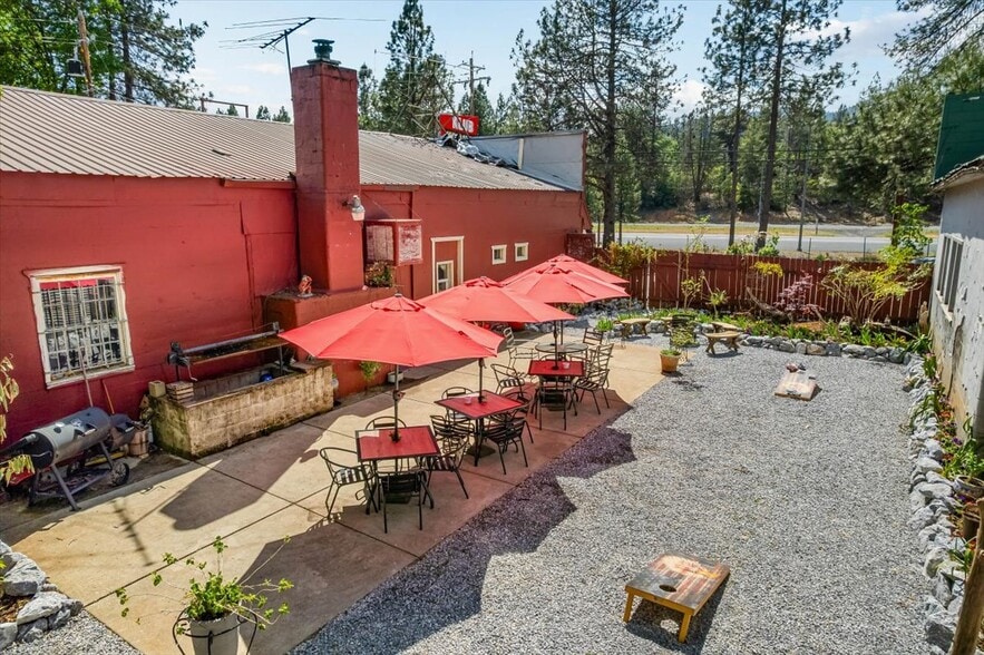 More Photos Of 21375 Main St, Lakehead Restaurant For Sale