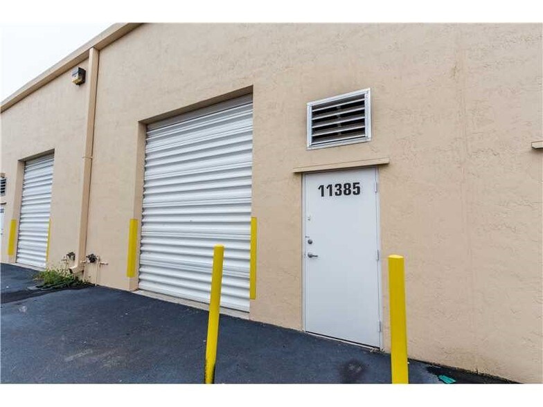 More Photos Of 11379-11399 NW 122nd St, Medley Warehouse For Sale