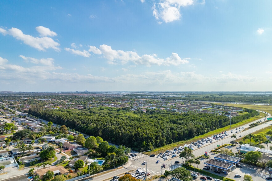 More Photos Of Miami Gardens Dr & NW 87th Ave, Miami Gardens Freestanding For Lease