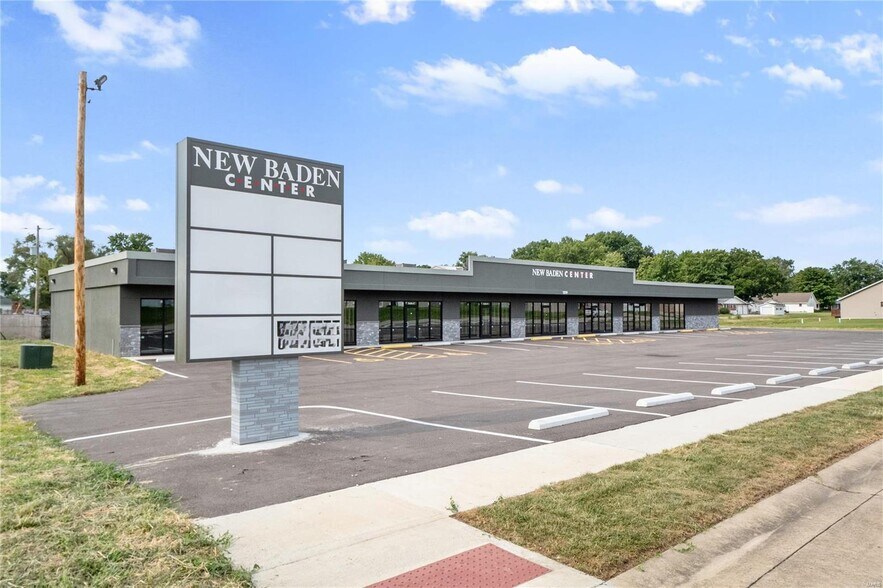 Primary Photo Of 1219 E Cedar St, New Baden Storefront Retail Office For Sale