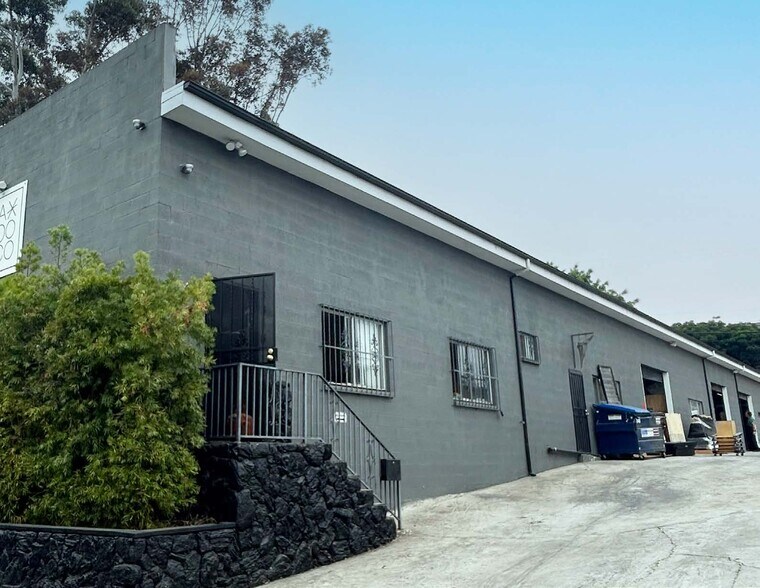 More Photos Of 3358 F St, San Diego Warehouse For Lease