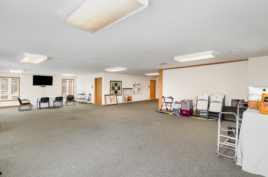 More Photos Of 635 N Center Rd, Saginaw Office For Sale