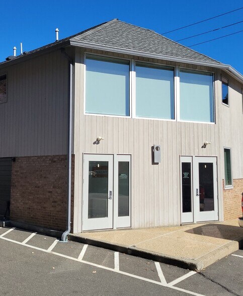 More Photos Of 59 Wilton Rd, Westport Office For Lease