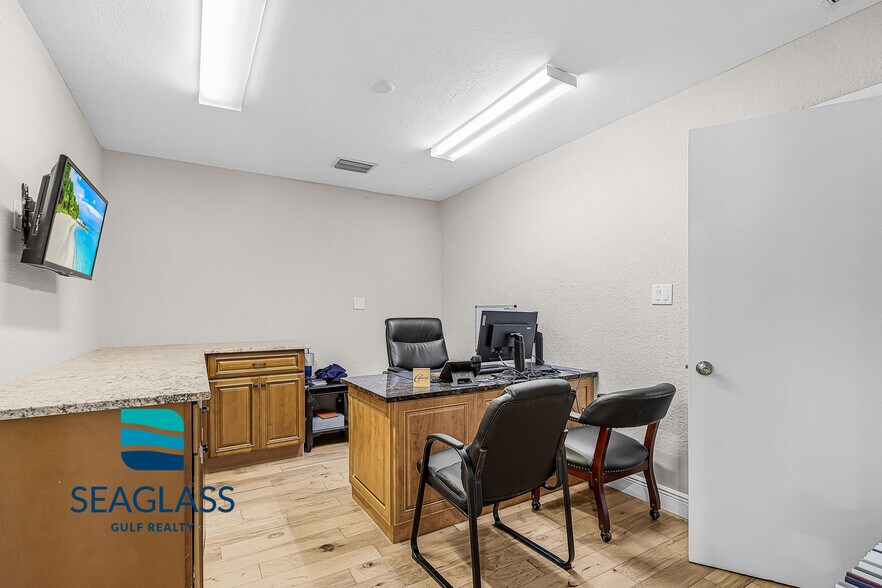 More Photos Of 3890 Veronica S Shoemaker Blvd, Fort Myers Warehouse For Sale