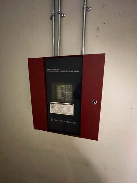 More Photos Of 2717 W Olive Ave, Burbank Office For Lease