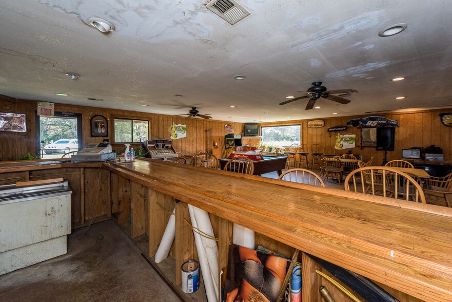 More Photos Of 7386 Mt Carmel Rd, Decaturville Convenience Store For Sale
