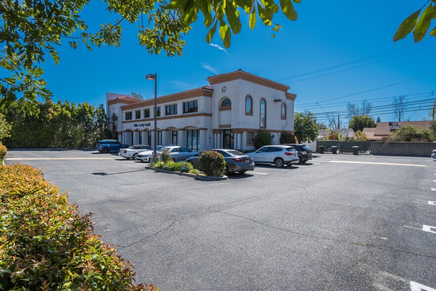 More Photos Of 200-222 E Foothill Blvd, Arcadia Storefront Retail Office For Sale