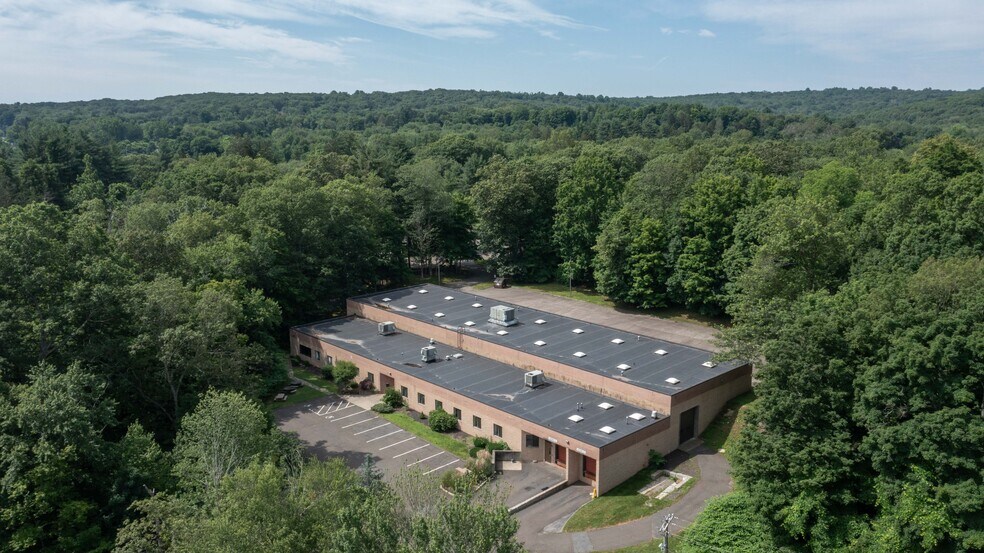 More Photos Of 10 Mile Hill Rd, Newtown Warehouse For Lease