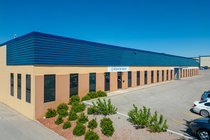 More Photos Of 908 53rd Ave NE, Calgary Warehouse For Lease